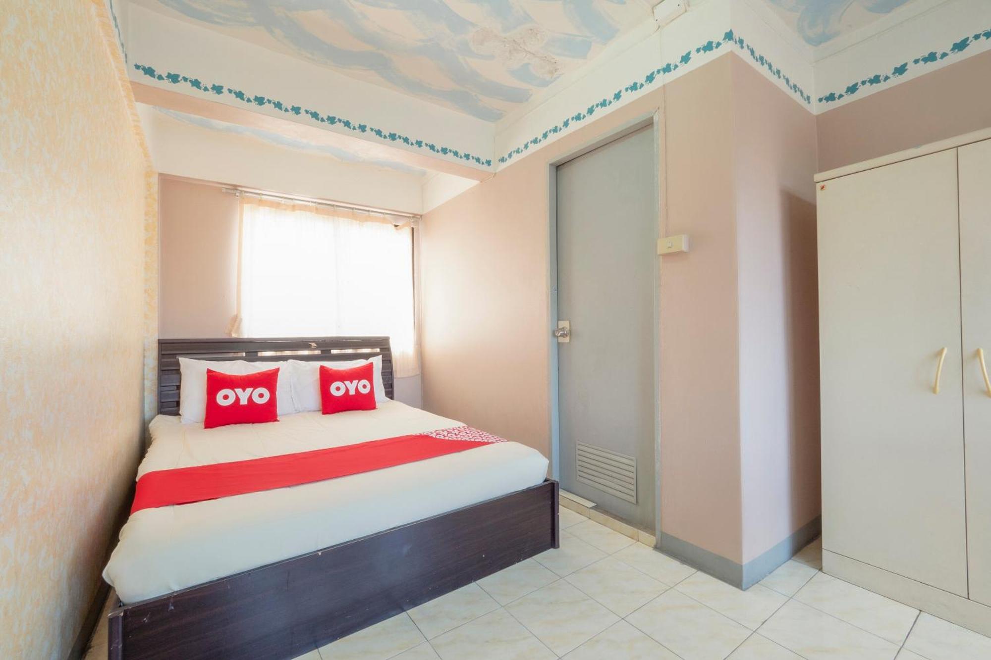 Oyo 1152 Hongpak Mint Hotel Bangsaen Exterior foto
