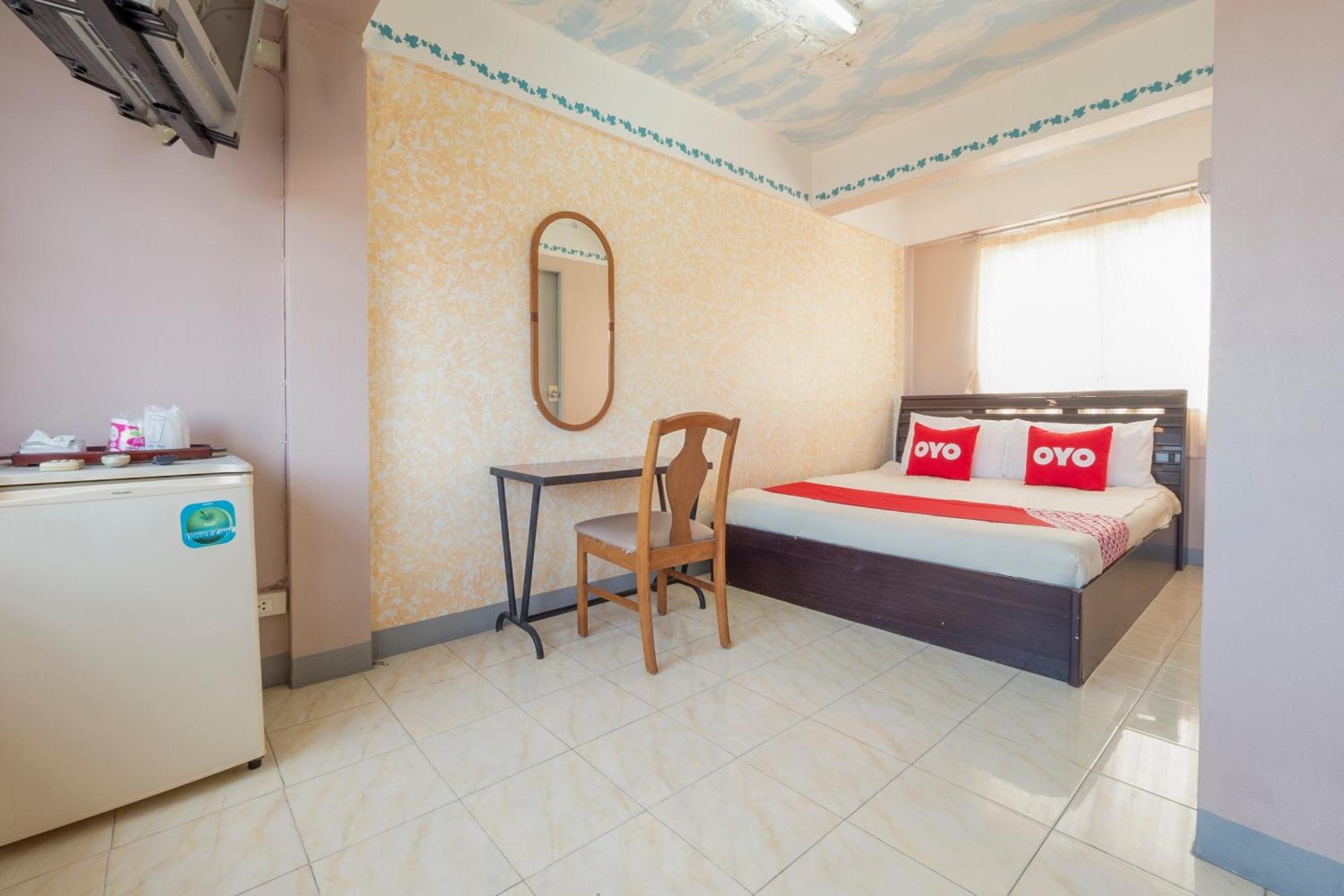 Oyo 1152 Hongpak Mint Hotel Bangsaen Exterior foto