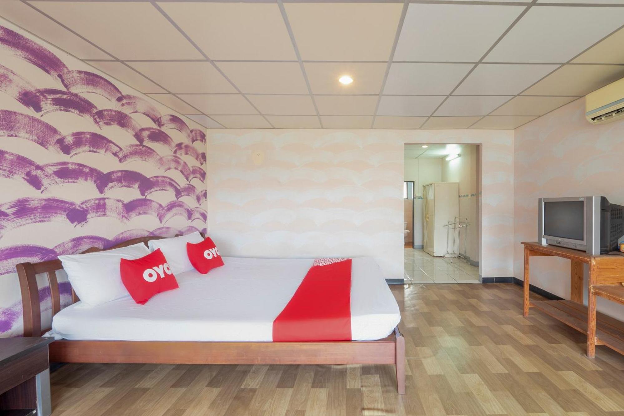 Oyo 1152 Hongpak Mint Hotel Bangsaen Exterior foto