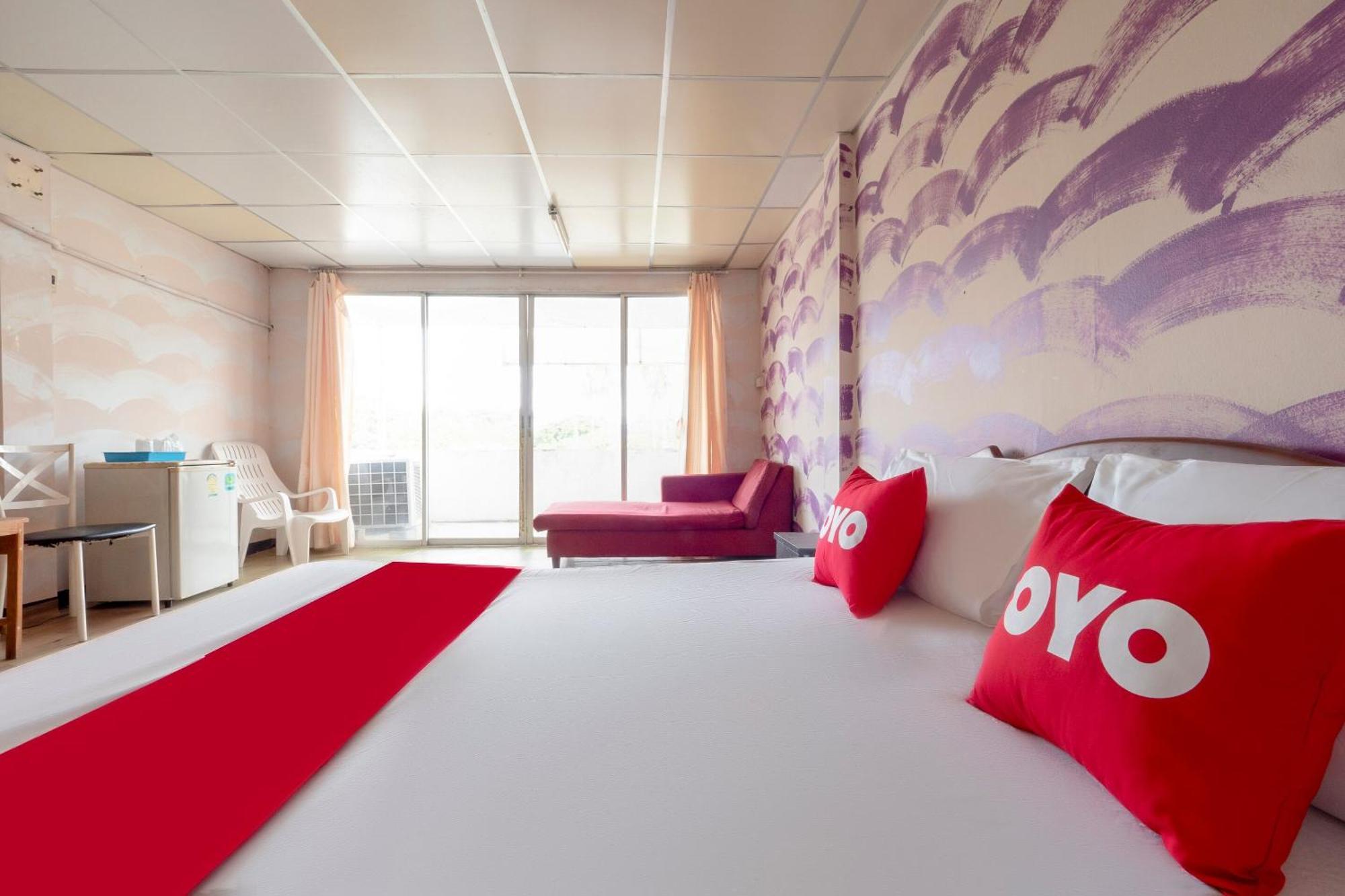 Oyo 1152 Hongpak Mint Hotel Bangsaen Exterior foto