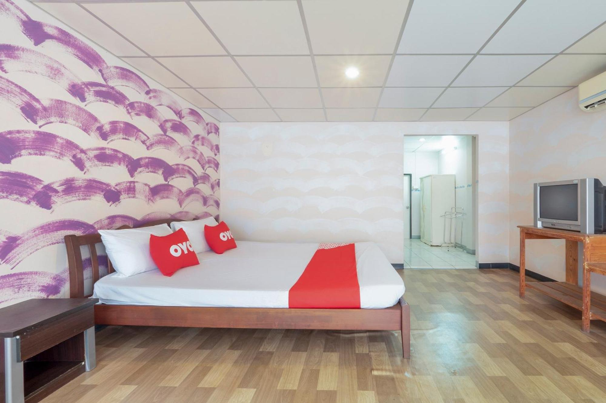 Oyo 1152 Hongpak Mint Hotel Bangsaen Exterior foto