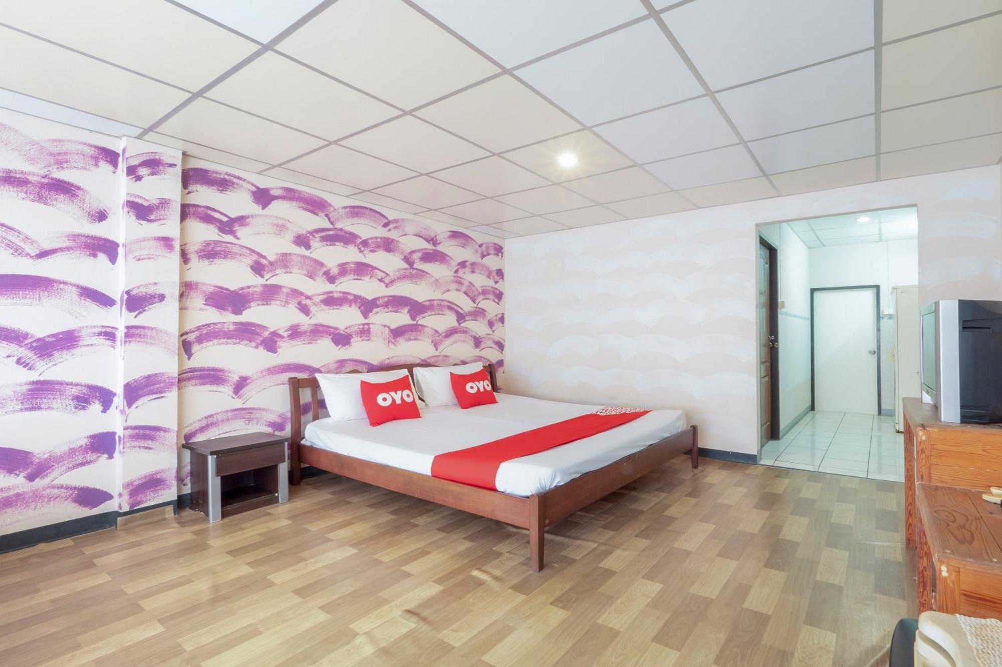 Oyo 1152 Hongpak Mint Hotel Bangsaen Exterior foto