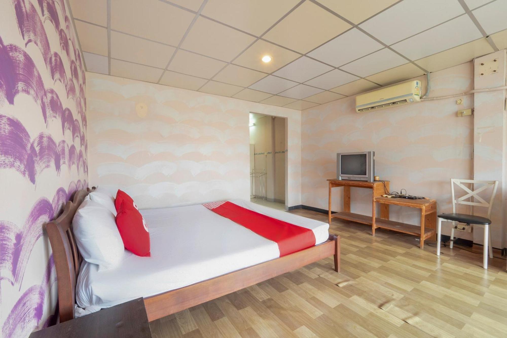 Oyo 1152 Hongpak Mint Hotel Bangsaen Exterior foto