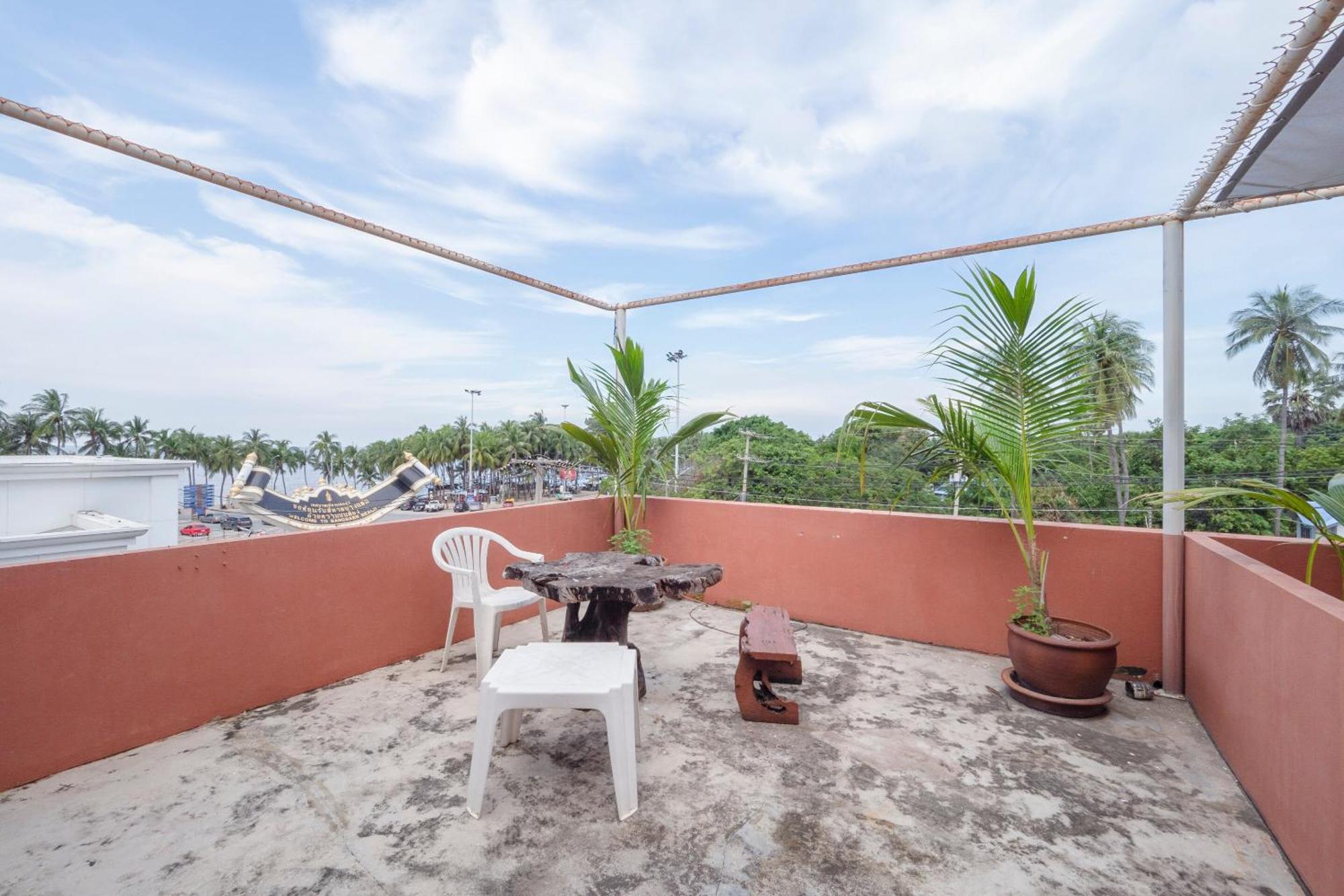 Oyo 1152 Hongpak Mint Hotel Bangsaen Exterior foto