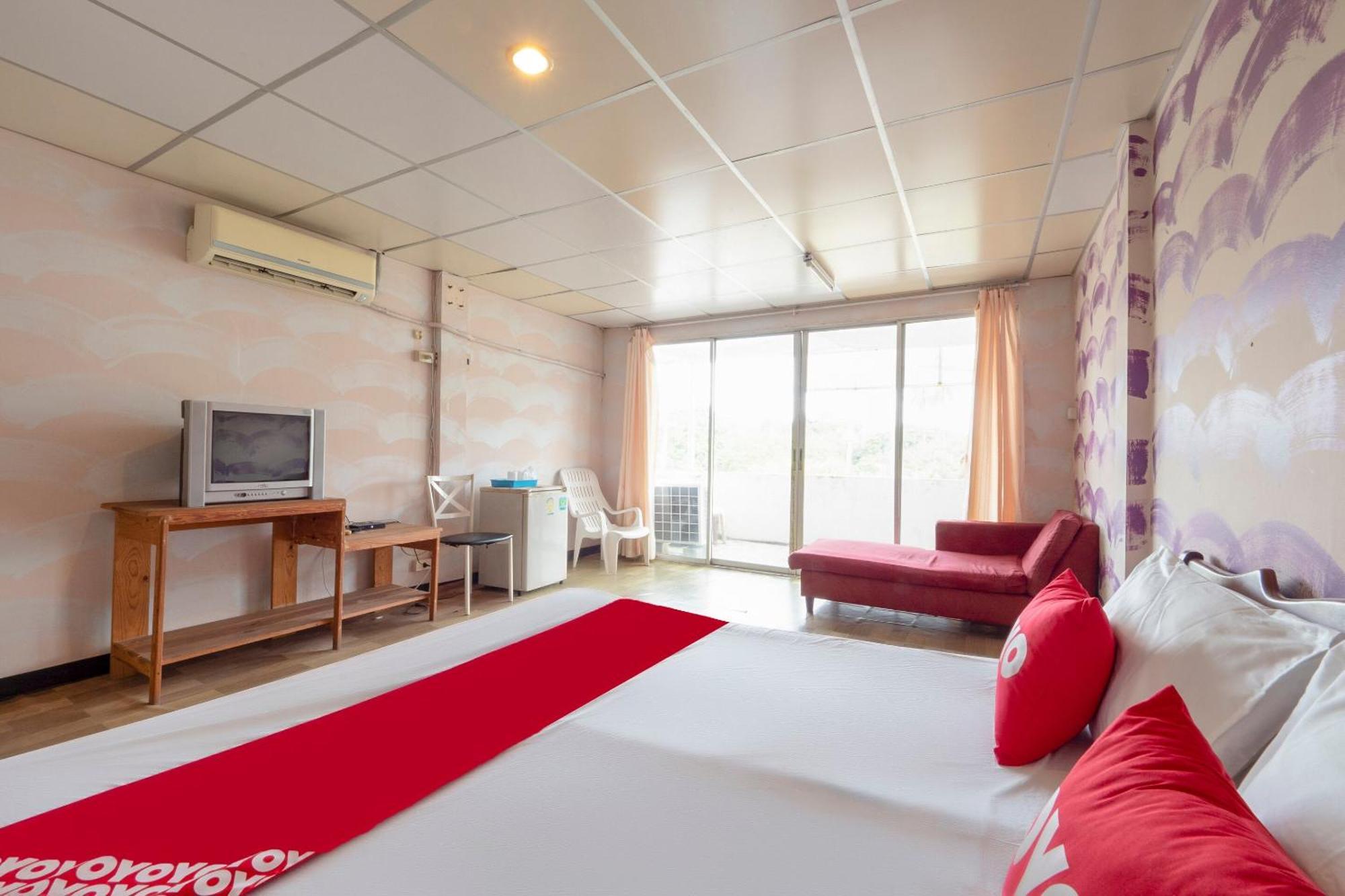 Oyo 1152 Hongpak Mint Hotel Bangsaen Exterior foto